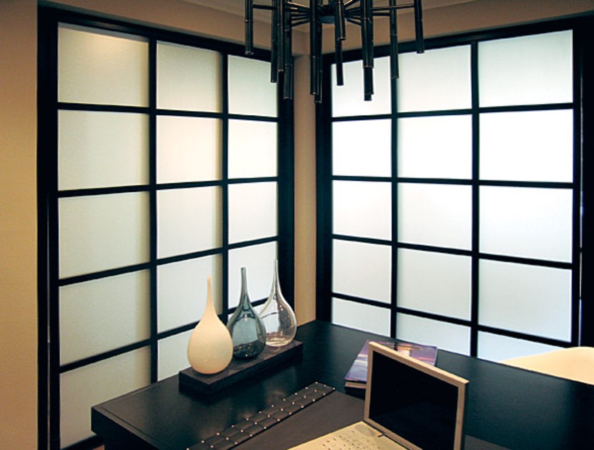 Угловая перегородка в японском стиле с матовым стеклом Костанай