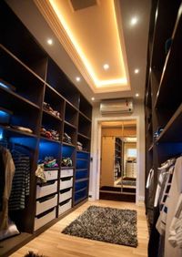 Большая открытая гардеробная комната с комбинированным наполнением Костанай