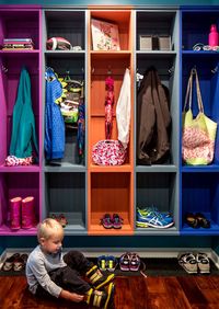 Детская цветная гардеробная комната Костанай